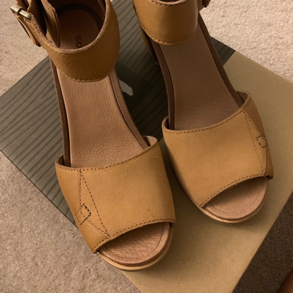 Brand new Sorel Women's British Tan Joanie Wedge